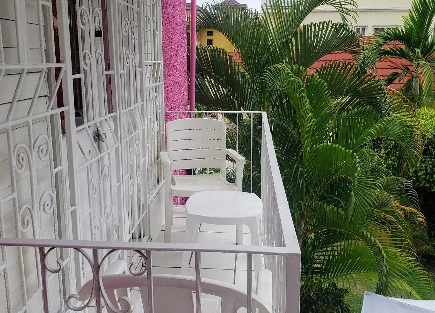 237 Bratton Avenue Hotel Montego Bay Guest house