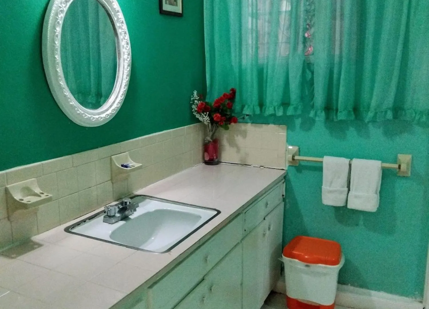 237 Bratton Avenue Hotel Montego Bay Guest house